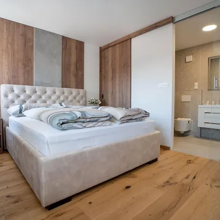 Apartma Na Grad *