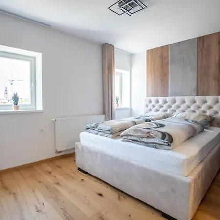 Apartma Na Grad Apartment *